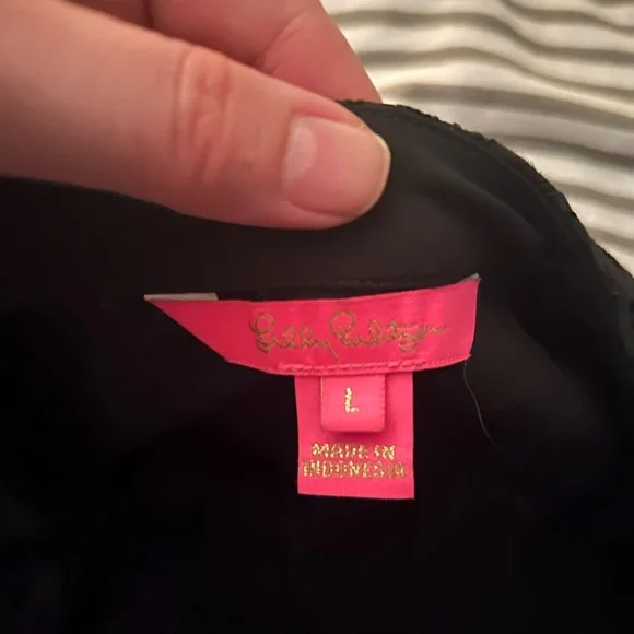 Lilly Pulitzer too worn once - Picture 3 of 4
